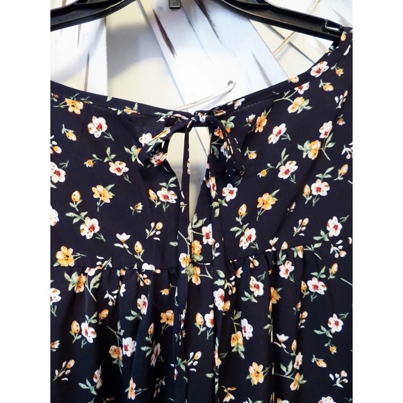 (2) 2X Black Blouses by Shein Curve Pullover W/ Ruffle Sleeve Great Condition - Picture 14 of 16